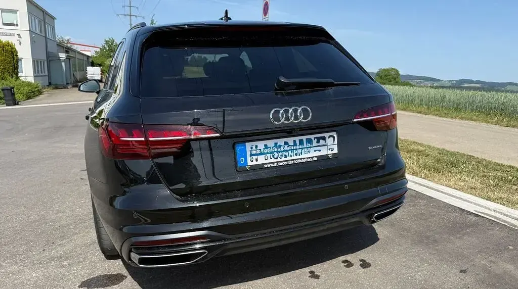 Gebraucht Audi A4 Advanced 190 PS (139 kW) 2020 Schwarz Kombi