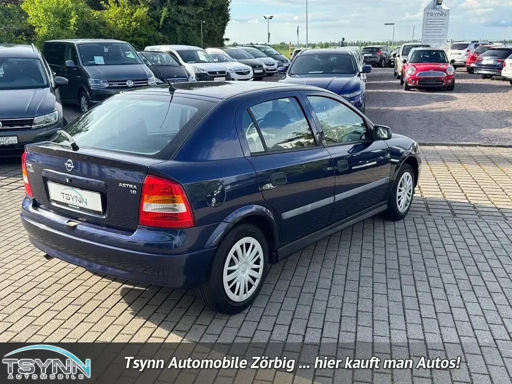 Używany Opel Astra Edition 75 KM (55 kW) 2000 Niebieski Sedan/Limuzyna