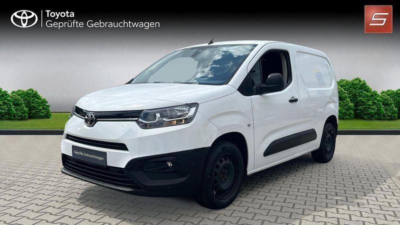 Schaumweiß Gebraucht 2021 Toyota Proace City Van | 15.700 € (Superpreis) - Bild 1/4