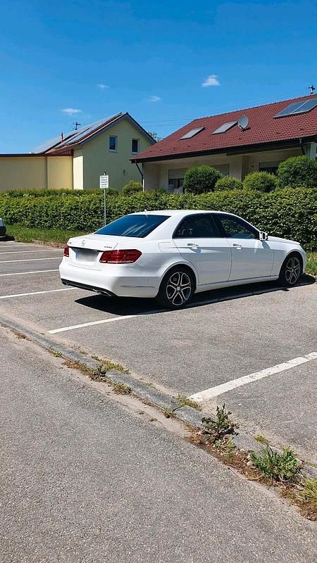 Gebraucht Mercedes E400 333 PS (244 kW) 2013 Weiß Limousine