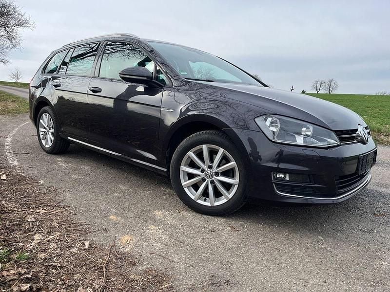 Gebraucht VW Golf VII LOUNGE 150 PS (110 kW) 2015 Violet Kombi