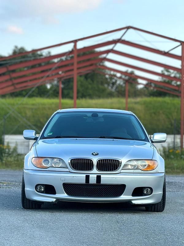 Gebraucht BMW 325 191 PS (140 kW) 2003 Silber Limousine