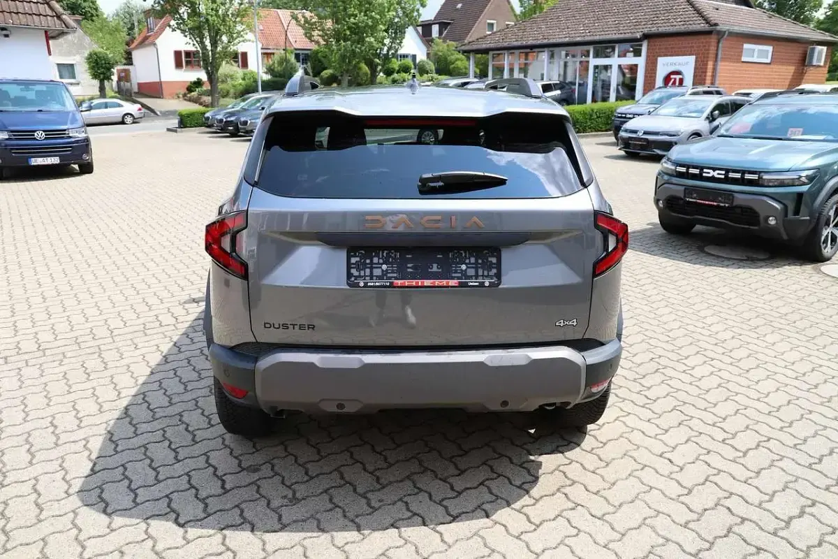 Neu Dacia Duster Extreme 131 PS (96 kW) 2025 Schiefergrau metallic SUV