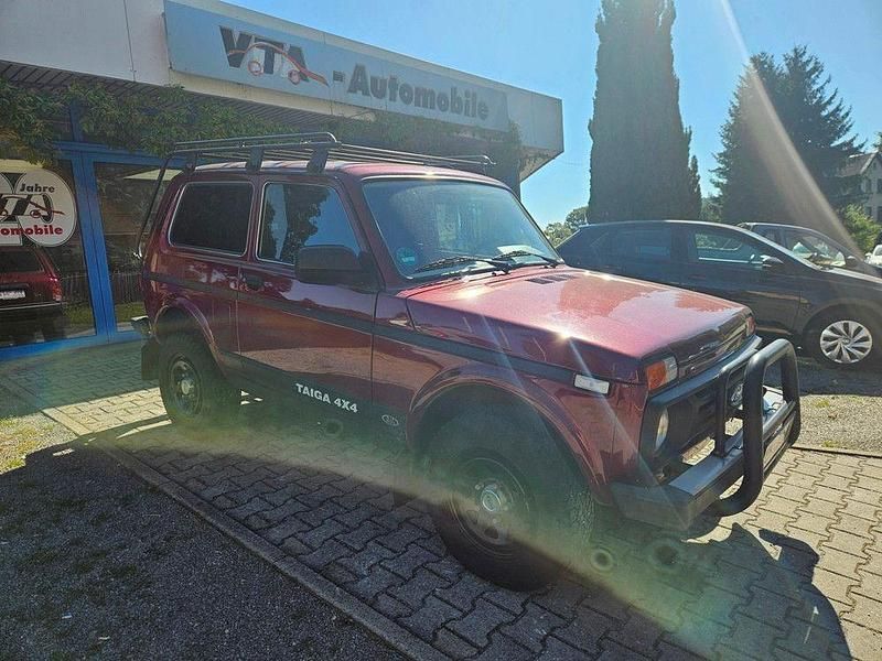 Rot Gebraucht 2020 Lada Taiga SUV | 14.480 € (Guter Preis) - Bild 1/4