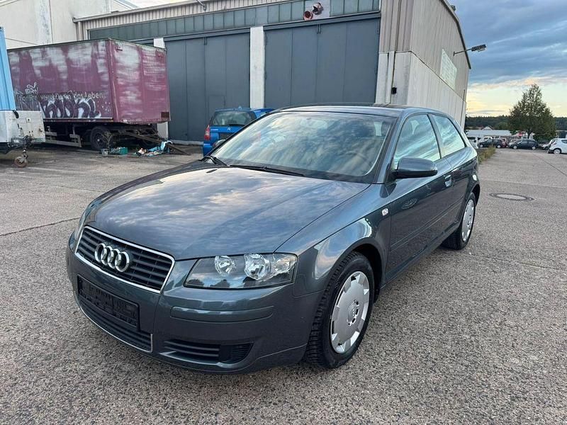 Grau Gebraucht 2004 Audi A3 Limousine | 4.790 € (Fairer Preis) - Bild 1/4