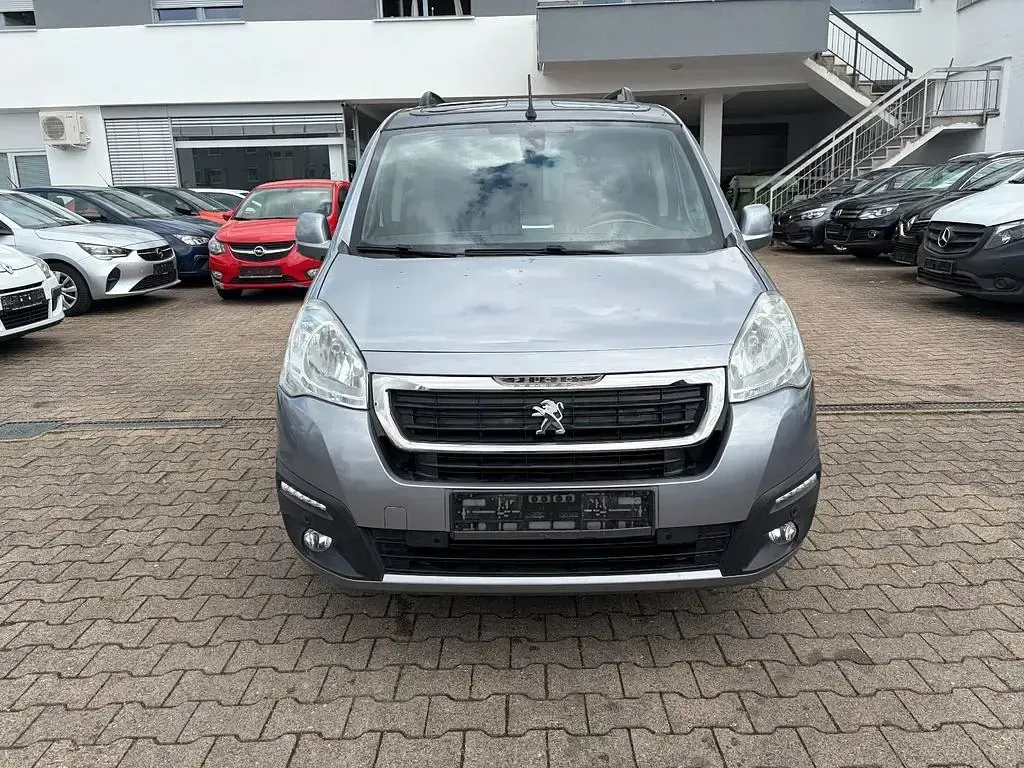 Gebraucht Peugeot Partner Tepee Allure 110 PS (80 kW) 2017 Gris artense Van / Kleinbus
