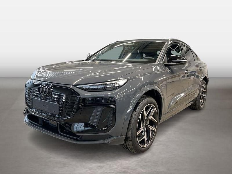Neu Audi Q6 Sportback e-tron Business 225 kW (306 PS) 2026 Magnetgrau SUV