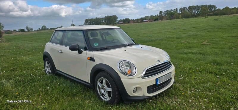 Weiß Gebraucht 2011 Mini Cooper Kleinwagen | 3.100 € (Guter Preis) - Bild 1/4