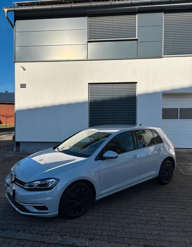 Gebraucht VW Golf VII 116 PS (85 kW) 2017 Weiß Kleinwagen
