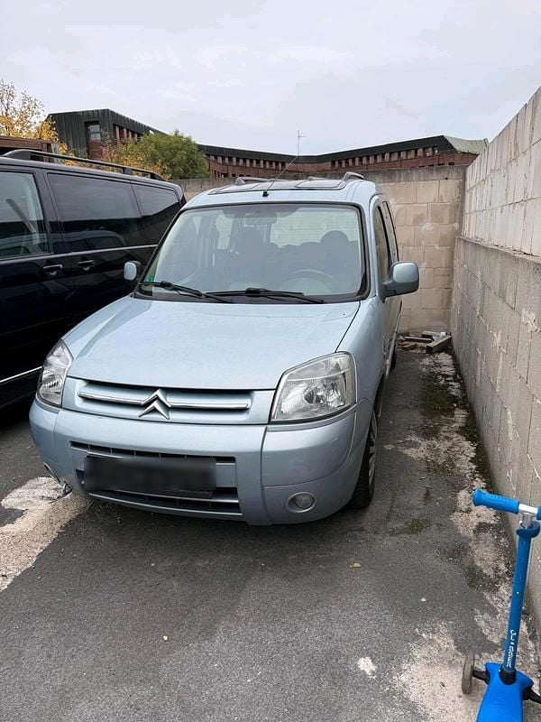 Blau Gebraucht 2004 Citroën Berlingo Van / Kleinbus | 1.300 € (Superpreis) - Bild 1/4