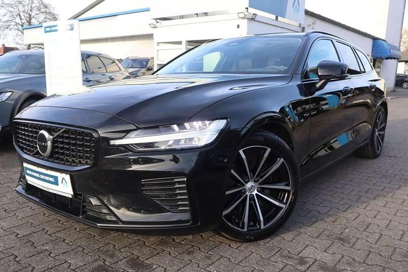 Gebraucht Volvo V60 Plus 253 PS (186 kW) 2022 Onyx black Kombi