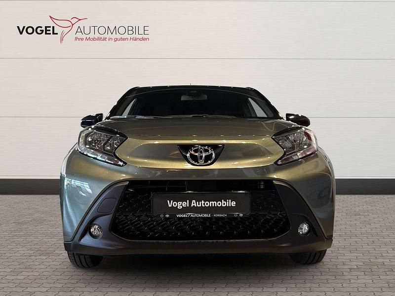 Gebraucht Toyota Aygo Pulse 72 PS (52 kW) 2024 Cardamon green / nig Kleinwagen