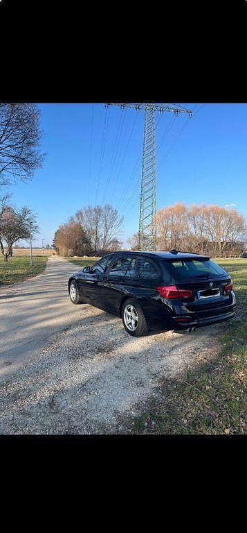 Używany BMW 320 Advantage 190 KM (139 kW) 2019 Czarny Kombi