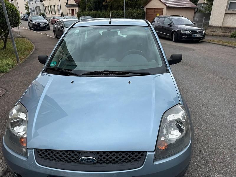 Gebraucht 2005 Ford Fiesta Kleinwagen | 300 € (Superpreis) - Bild 1/4