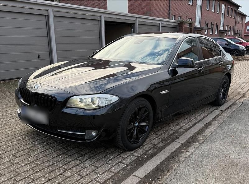 Gebraucht BMW 530 258 PS (189 kW) 2012 Schwarz Limousine
