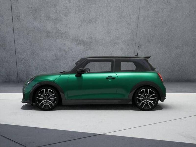 Second-hand Mini Cooper 114 kW (156 CP) 2025 Verde Hatchback