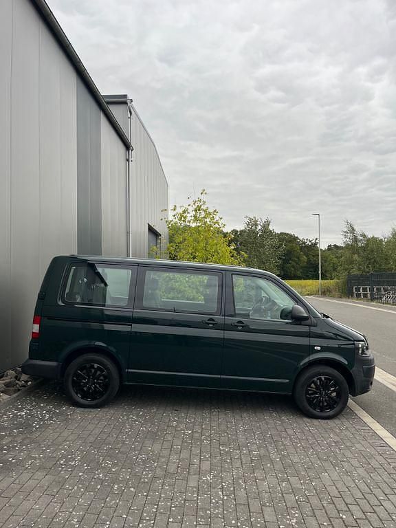 Grün Gebraucht 2015 VW T5 Van | 23.950 € (Etwas zu teuer) - Bild 1/4