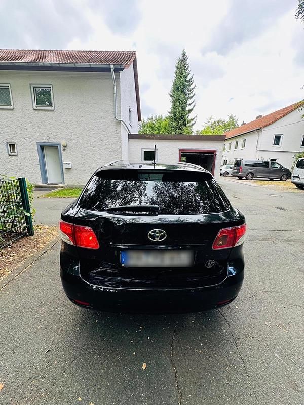 Schwarz Gebraucht 2010 Toyota Avensis Kombi | 4.500 € (Guter Preis) - Bild 1/4