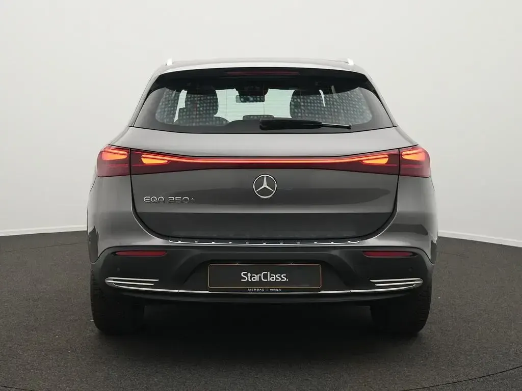 Gebraucht Mercedes EQA250+ 139 kW (190 PS) 2025 Grau SUV