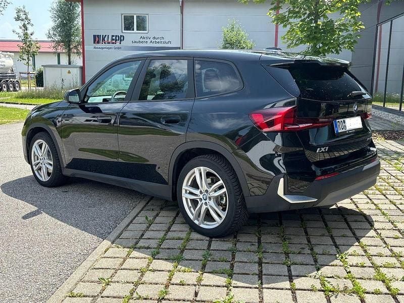 Gebraucht BMW iX1 230 kW (313 PS) 2023 Schwarz SUV