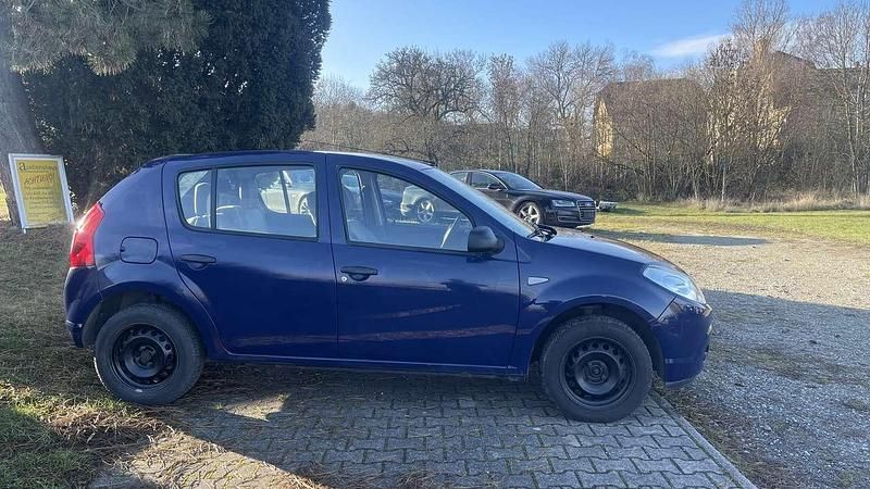 Gebraucht Dacia Sandero Basis 75 PS (55 kW) 2009 Dacia blau marine Kleinwagen
