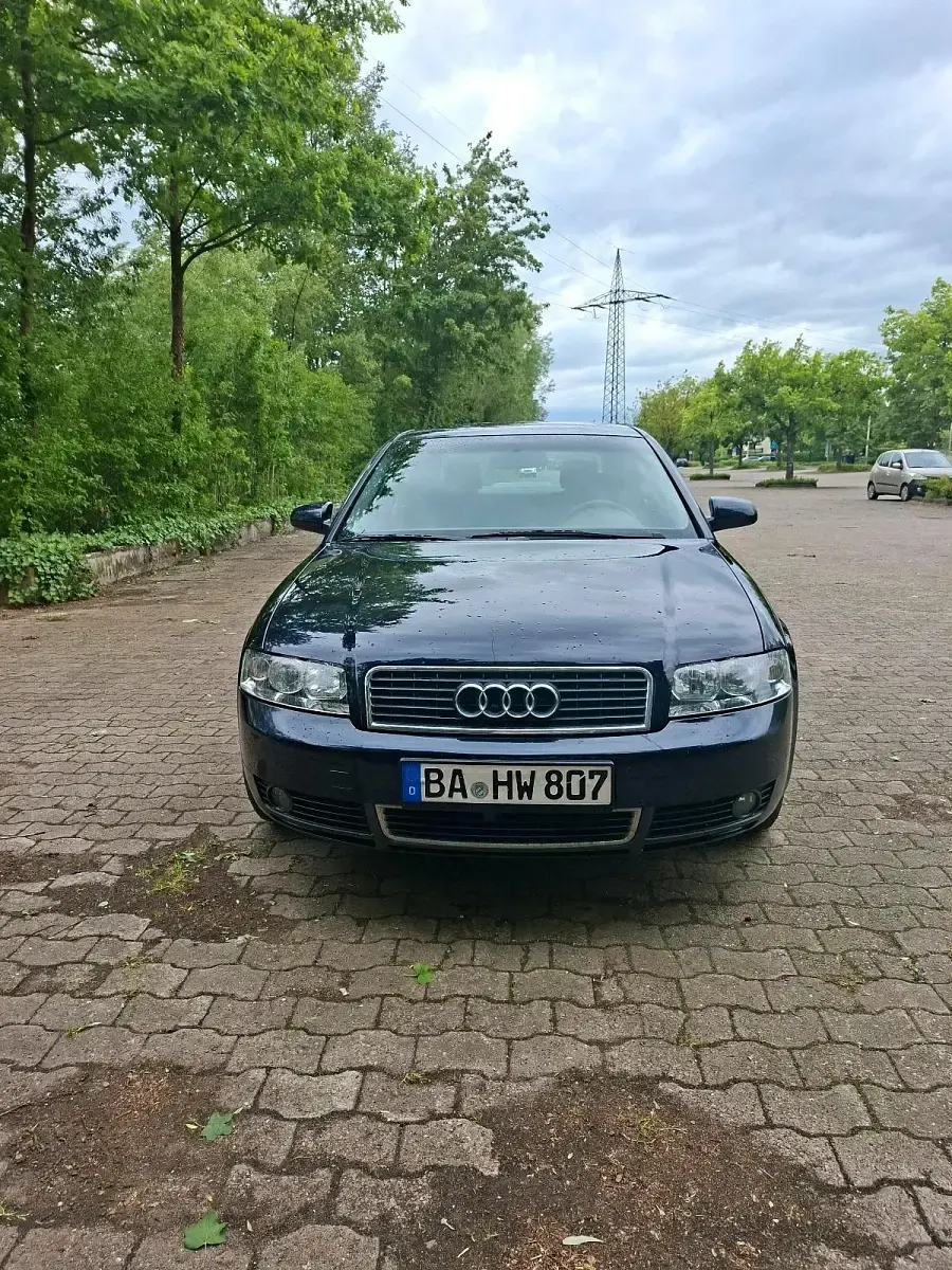 Gebraucht Audi A4 101 PS (74 kW) 2002 Blau Limousine