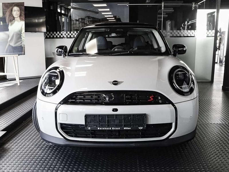 Gebraucht Mini Cooper S Classic 204 PS (150 kW) 2025 Nanuq white Kleinwagen
