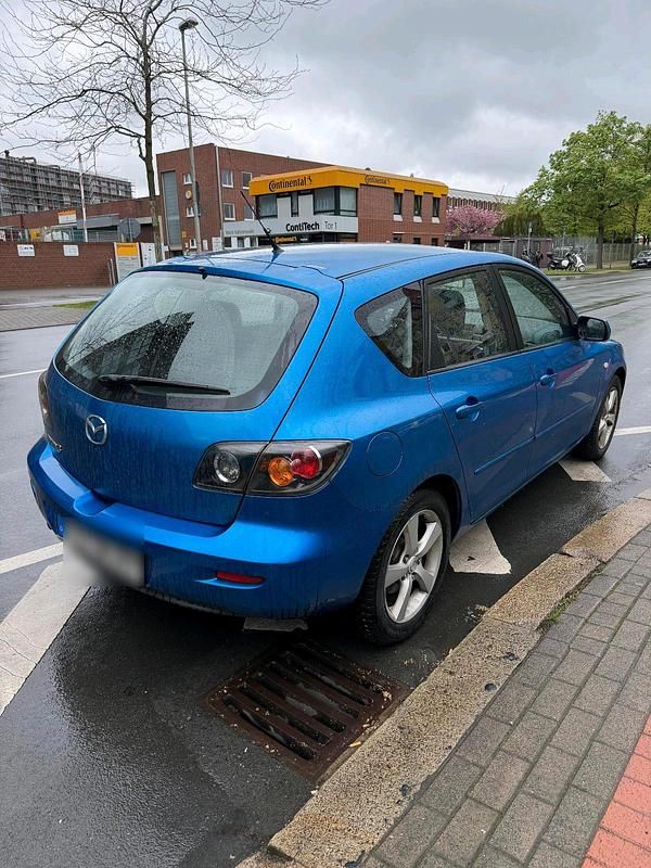 Usata Mazda 3 105 CV (77 kW) 2006 Blu Berlina