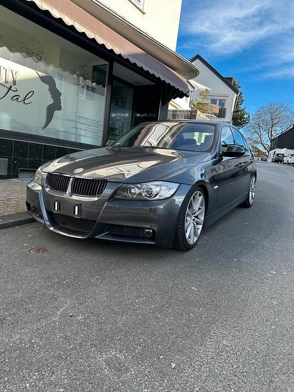 Grau Gebraucht 2006 BMW 330 Performance Limousine | 6.750 € (Fairer Preis) - Bild 1/4
