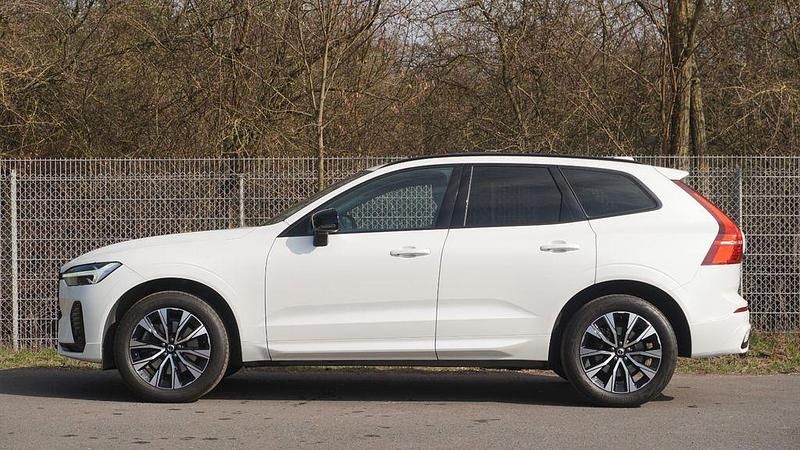 Gebraucht Volvo XC60 Plus 197 PS (144 kW) 2022 Weiß SUV