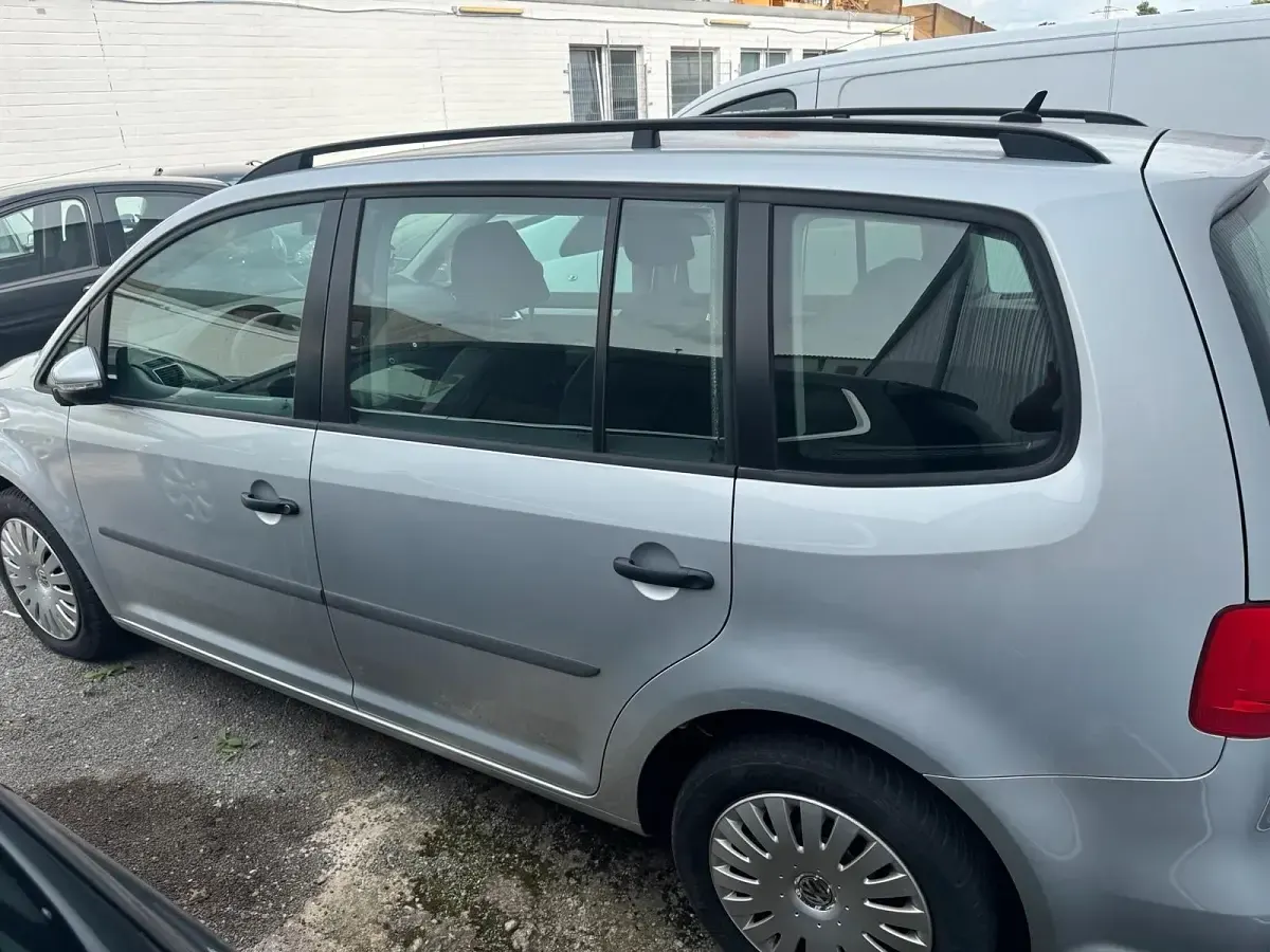 Gebraucht VW Touran 105 PS (77 kW) 2012 Silber Van / Kleinbus