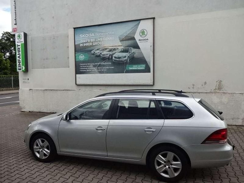 Reflexsilber metallic Gebraucht 2010 VW Golf VI Comfortline Kombi | 9.450 € (Teuer) - Bild 1/4