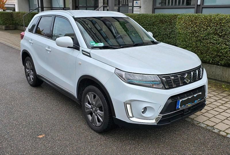 Weiß Gebraucht 2021 Suzuki Vitara SUV | 14.850 € (Superpreis) - Bild 1/4
