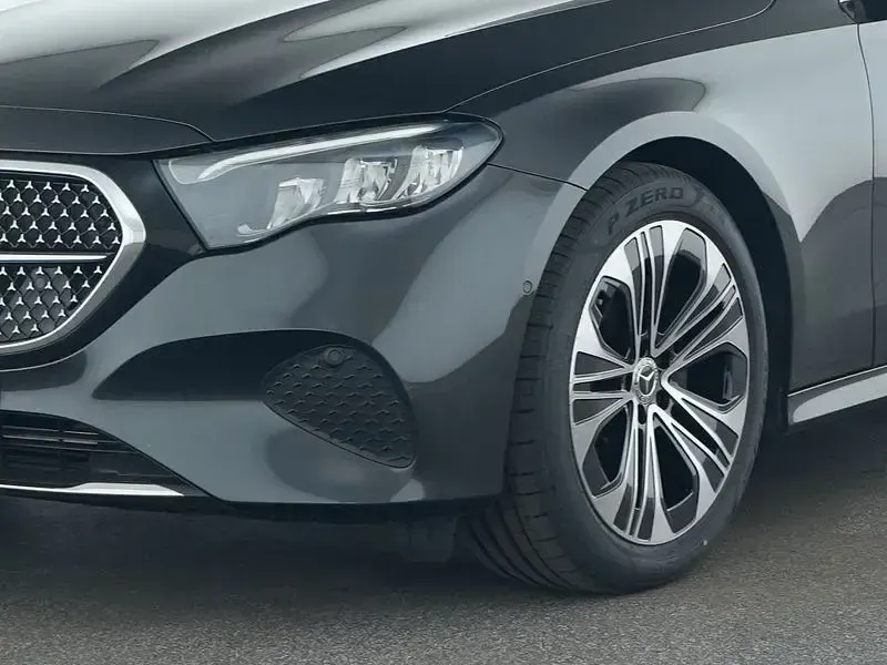 Gebraucht Mercedes E220 Avantgarde 197 PS (144 kW) 2025 Grau Kombi