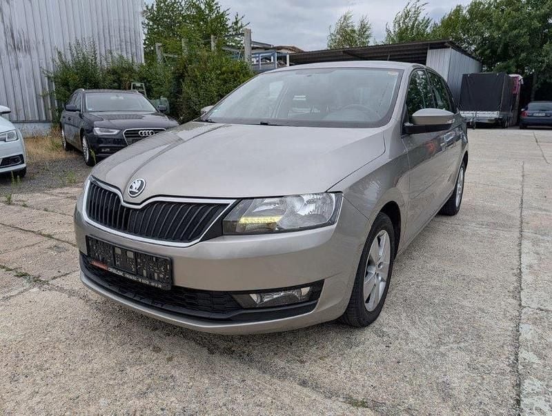 Beige Gebraucht 2018 Skoda Rapid Ambition Limousine | 8.990 € (Superpreis) - Bild 1/4