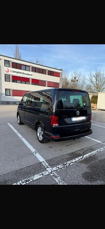 Second-hand VW Multivan Comfortline 199 CP (146 kW) 2020 Negru Monovolum