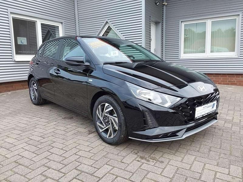 Schwarz Neu 2024 Hyundai i20 Kleinwagen | 17.900 € (Superpreis) - Bild 1/4