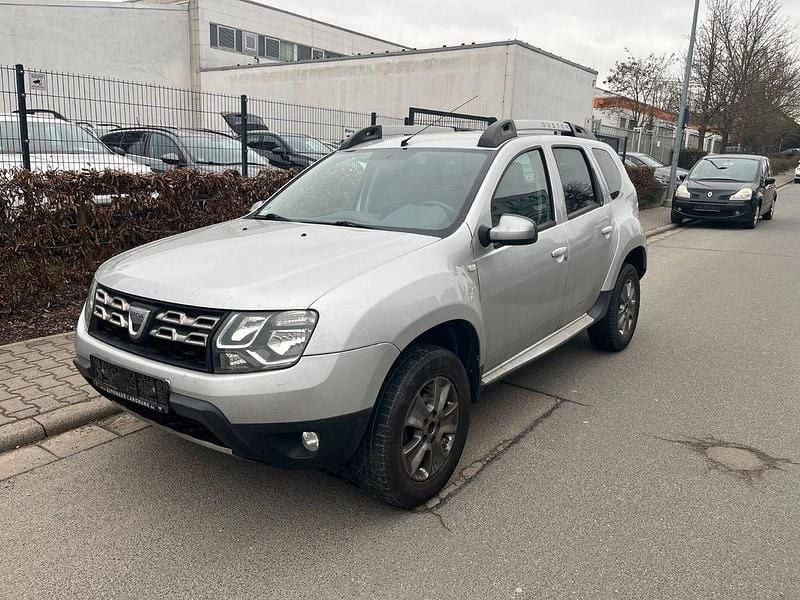 Gebraucht Dacia Duster Prestige 125 PS (91 kW) 2015 Silber SUV