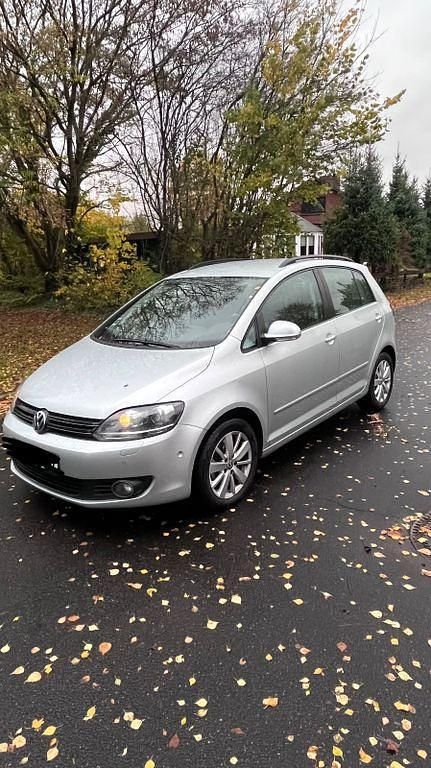 Silber Gebraucht 2012 VW Golf Plus Comfortline Van / Kleinbus | 5.100 € (Guter Preis) - Bild 1/4