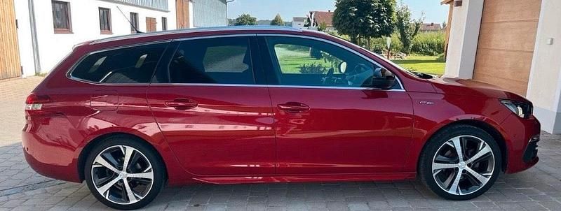 Rot Gebraucht 2020 Peugeot 308 GT Kombi | 16.800 € (Fairer Preis) - Bild 1/4