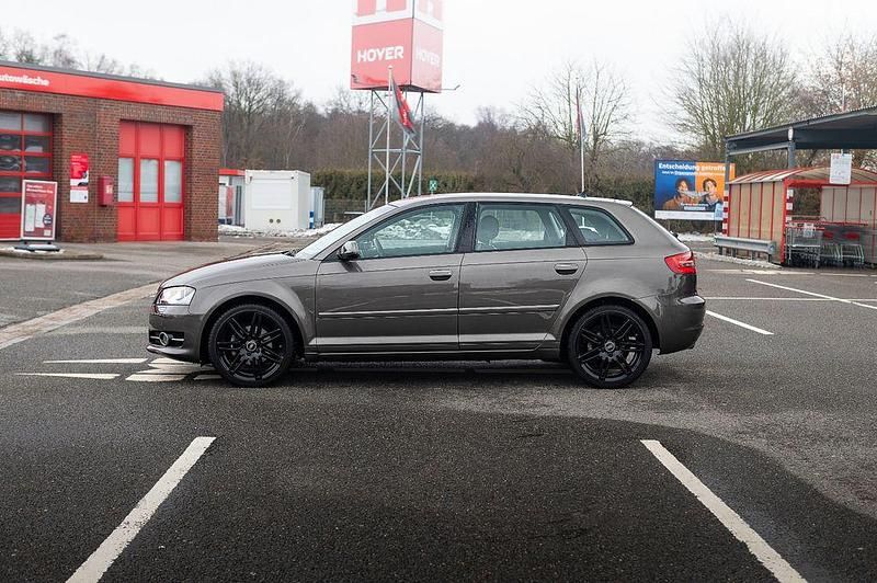 Gebraucht Audi A3 Ambition 140 PS (102 kW) 2011 Braun Kleinwagen