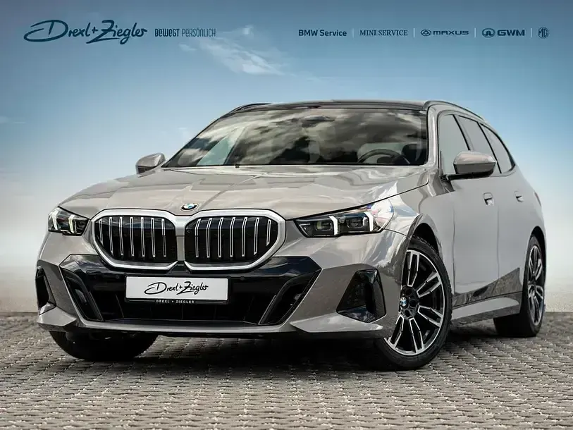 Gebraucht BMW 520 M Sport 197 PS (144 kW) 2025 Oxidgrau ii metallic Kombi