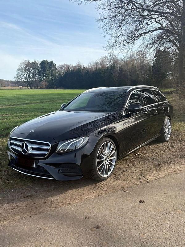Gebraucht Mercedes E220 194 PS (142 kW) 2018 Schwarz Kombi