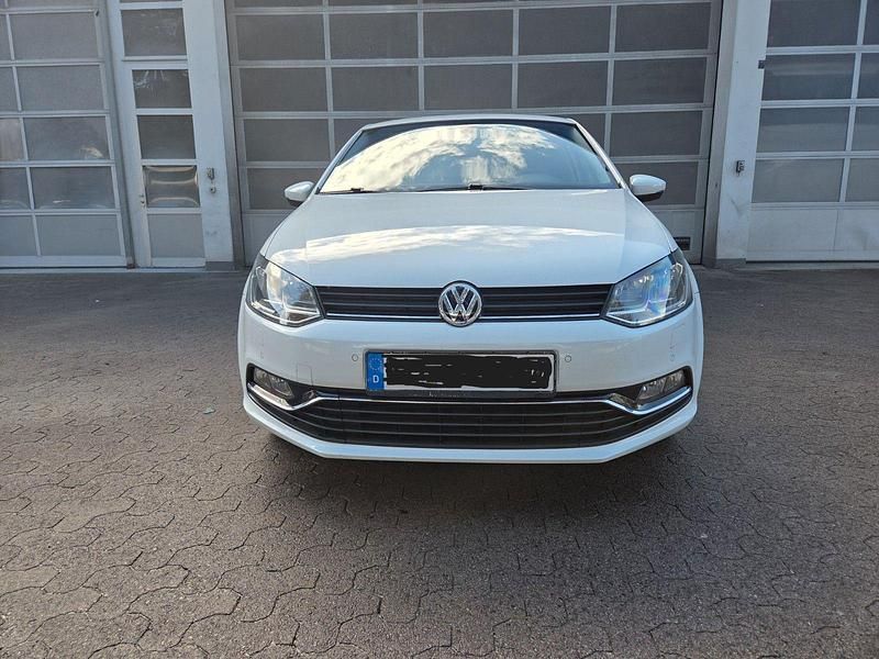 Gebraucht VW Polo Highline 90 PS (66 kW) 2015 Weiß Kleinwagen