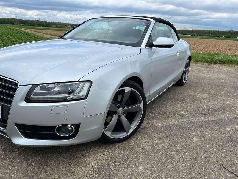 Grau Gebraucht 2011 Audi A5 Cabriolet Cabrio | 12.500 € (Guter Preis) - Bild 1/4