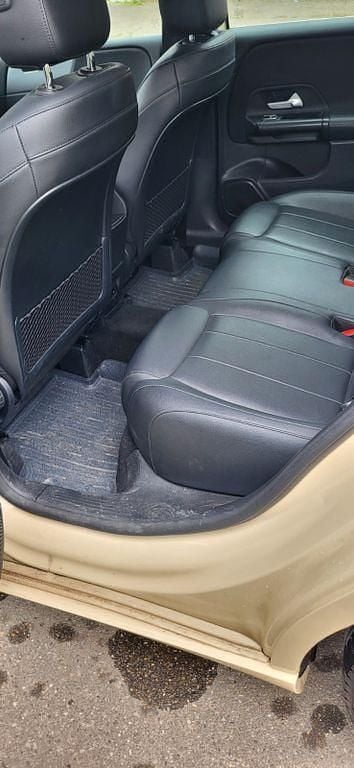 Gebraucht Mercedes B180 118 PS (86 kW) 2021 Beige Van / Kleinbus