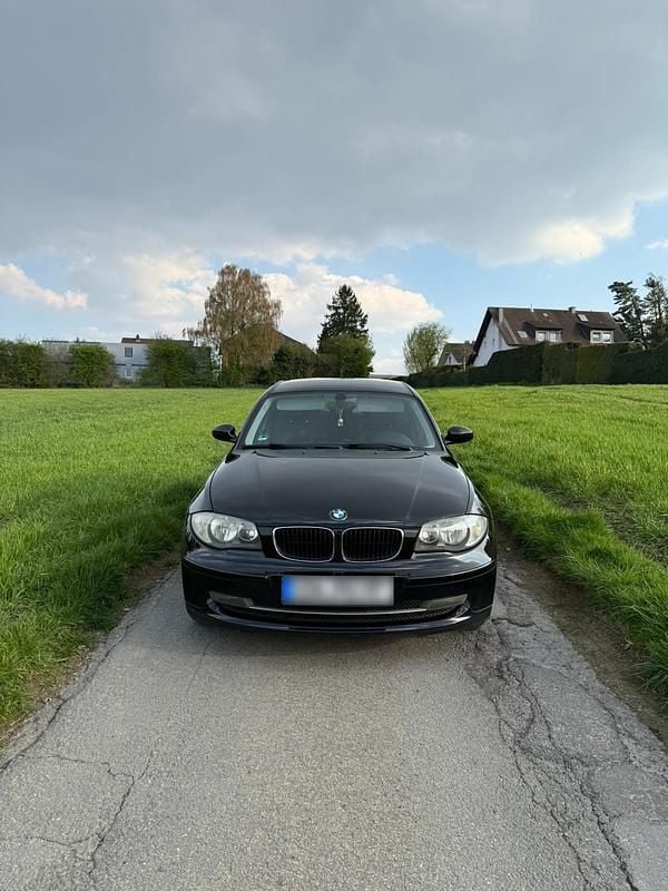Second-hand BMW 116 122 CP (89 kW) 2007 Negru Hatchback