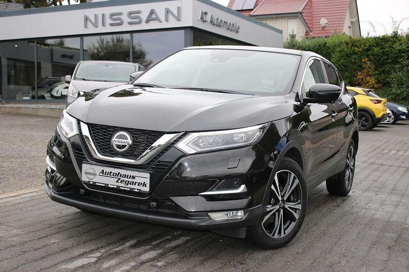 Schwarz Gebraucht 2019 Nissan Qashqai N-Connecta SUV | 19.380 € (Fairer Preis) - Bild 1/4