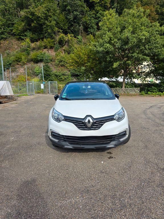 Weiß Gebraucht 2018 Renault Captur LIMITED SUV | 9.400 € (Fairer Preis) - Bild 1/4
