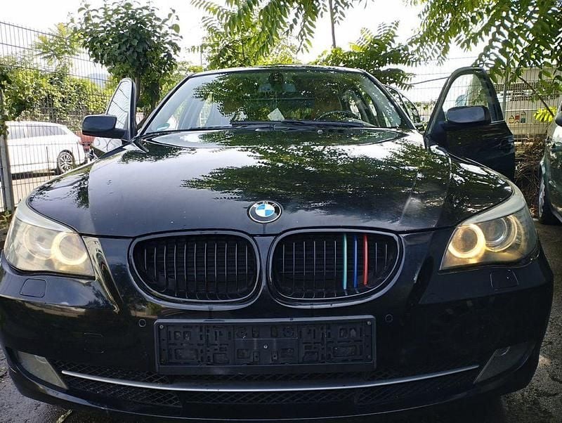 Gebraucht BMW 523 190 PS (139 kW) 2007 Schwarz Limousine